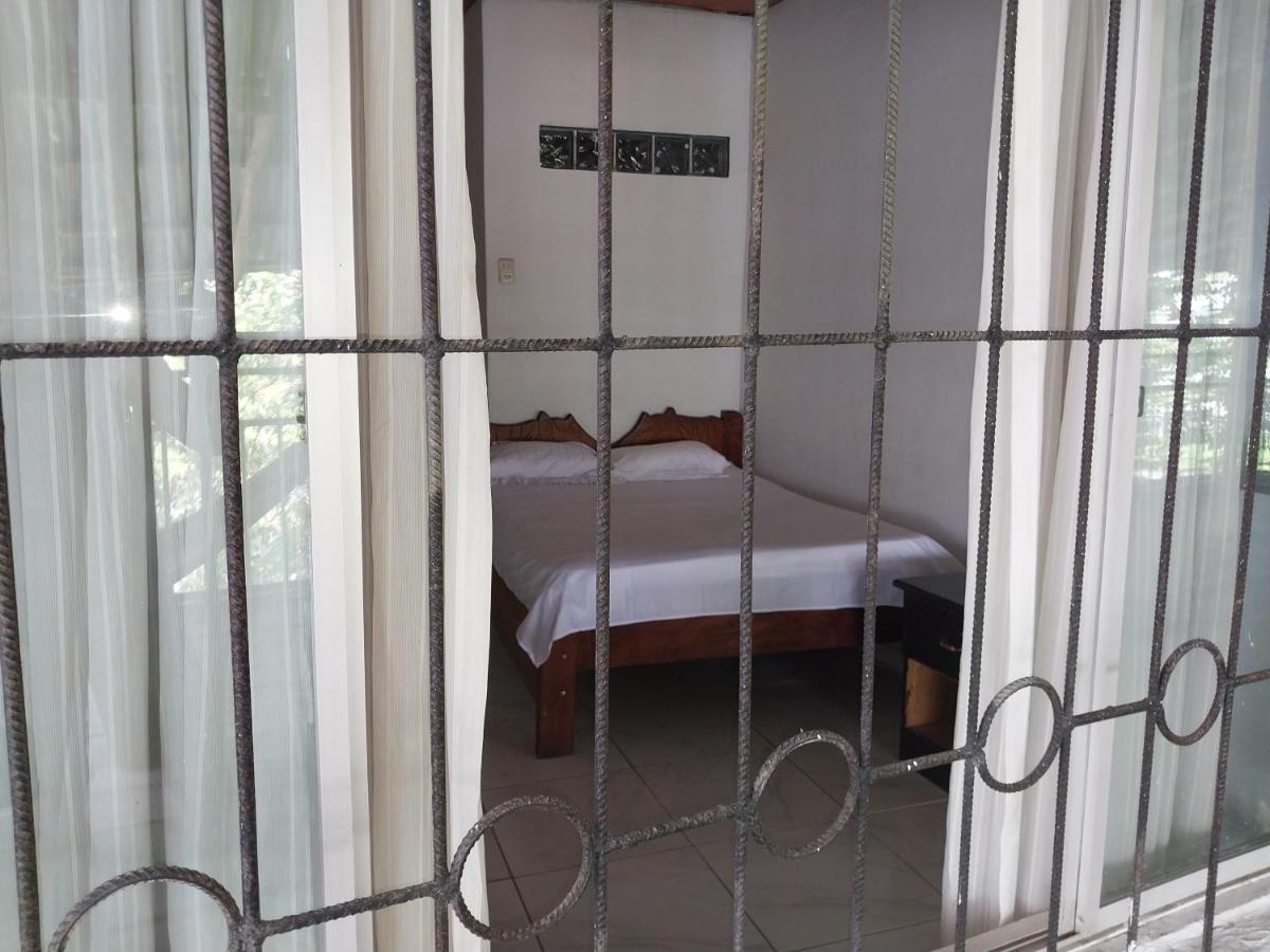 Amazon Breeze Hotel Iquitos Esterno foto
