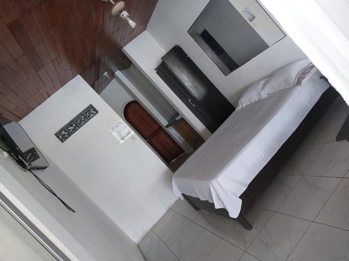 Amazon Breeze Hotel Iquitos Esterno foto